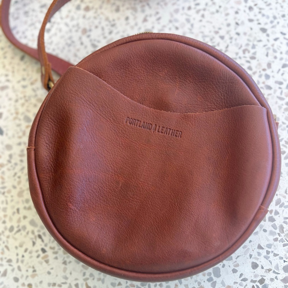 Portland Leather Circle Crossbody Bag in Nutmeg ‘Almost Perfect’